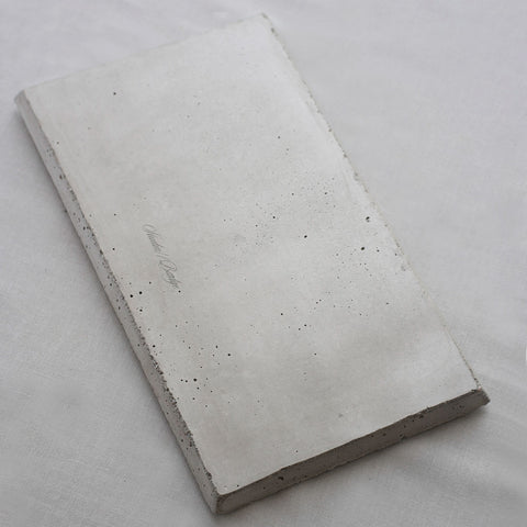 Concrete bevel serving platter